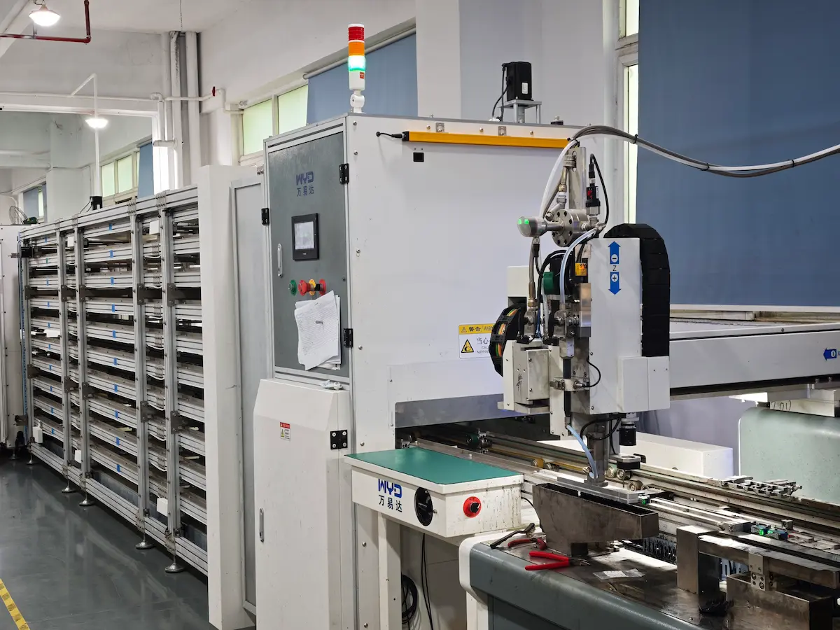 Automatic Glue Dispensing Machine